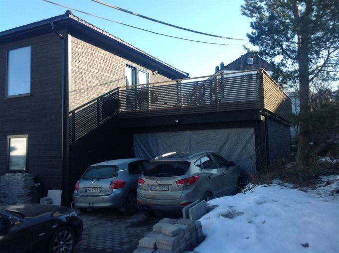 Integrert garasje med terrasse over